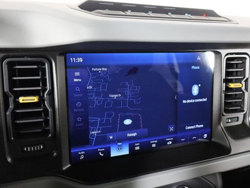 Used 2023 Ford Bronco Badlands image 27