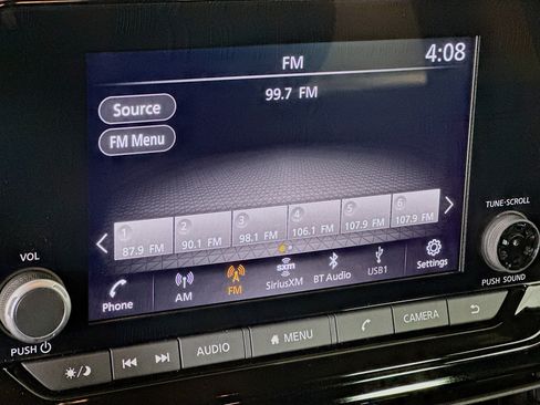 Used 2024 Nissan Pathfinder SV FWD image 21