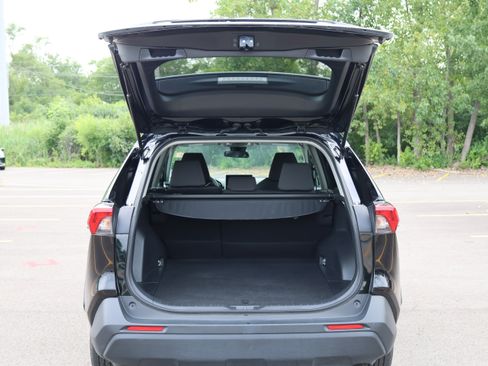 Certified 2025 Toyota RAV4 XLE FWD image 5