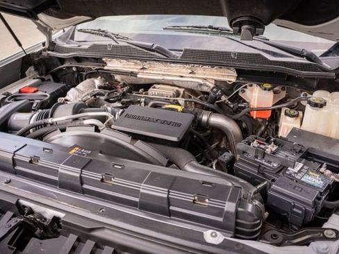 Used 2020 Chevrolet Silverado 3500 LT AWD/4WD image 34