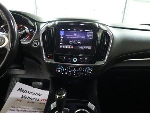 Used 2020 Chevrolet Traverse LT FWD image 13