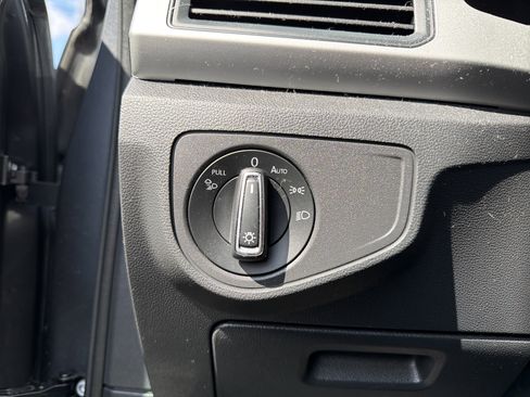 Used 2022 Volkswagen Atlas SE image 13