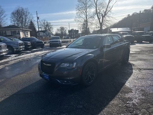Used 2020 Chrysler 300 S image 1