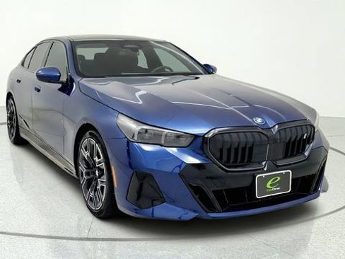 Used 2026 BMW i5 eDrive40 w/ M Sport Package AWD/4WD image 2