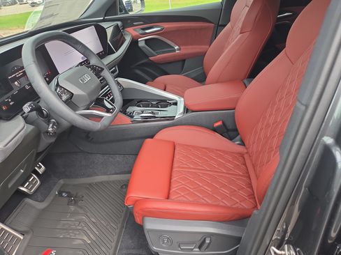 New 2026 Audi SQ5 Prestige AWD/4WD image 4