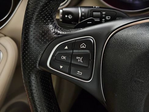 Used 2019 Mercedes-Benz GLC 300 4MATIC w/ Premium Package image 18