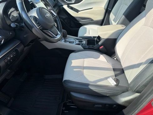 Used 2023 Subaru Forester Premium AWD/4WD image 25