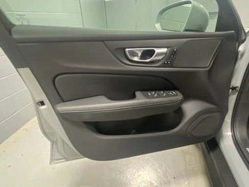 Used 2025 Volvo V60 B5 Cross Country Plus AWD/4WD image 6