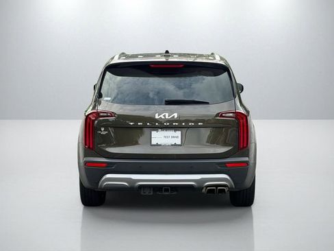 Certified 2022 Kia Telluride SX w/ Towing Package FWD image 6