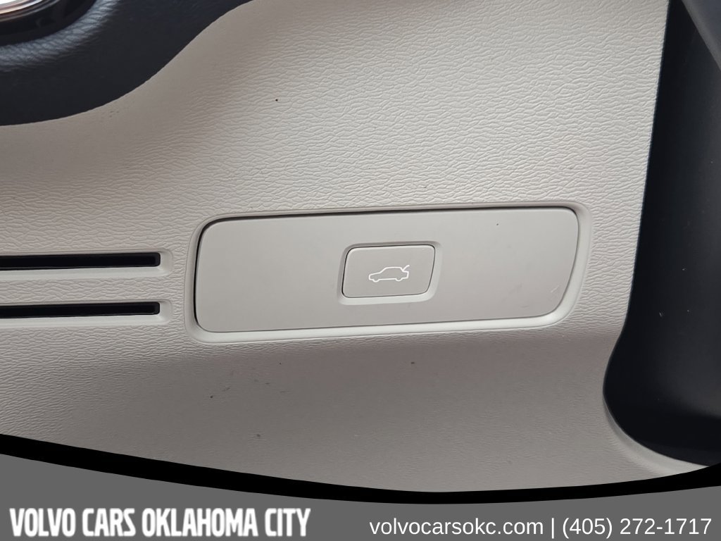 Certified 2023 Volvo XC40 B5 Plus w/ Protection Package Premier AWD/4WD image 23