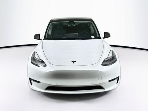 Used 2022 Tesla Model Y Performance AWD/4WD image 2