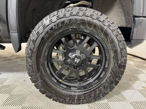 Used 2021 GMC Sierra 1500 AT4 w/ AT4 Premium Package AWD/4WD image 23