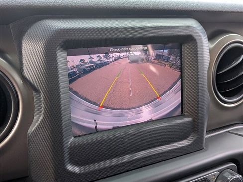 Used 2020 Jeep Wrangler Unlimited Sport image 23