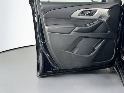 Used 2023 Chevrolet Traverse LT w/ LPO, Floor Liner Package FWD image 17