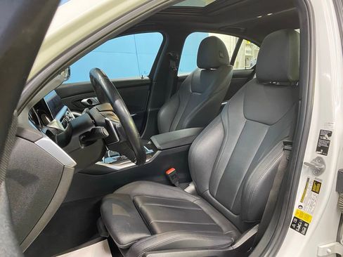 Used 2020 BMW 330i xDrive Sedan w/ Driving Assistance Package image 17