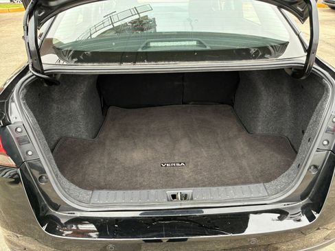 Used 2025 Nissan Versa SV FWD image 23