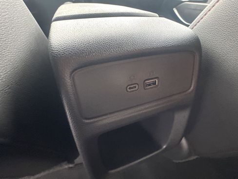 Used 2025 Chevrolet Trax RS w/ Sunroof Package FWD image 9