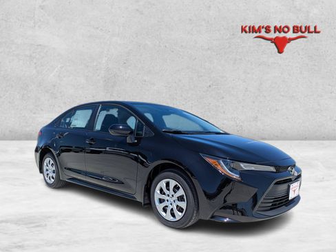 Used 2026 Toyota Corolla LE FWD image 1