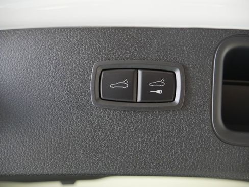 New 2026 Porsche Macan AWD/4WD image 20