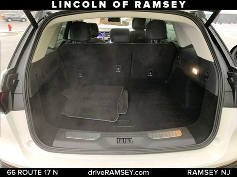 Used 2024 Lincoln Nautilus Reserve w/ Equipment Group 202A image 6