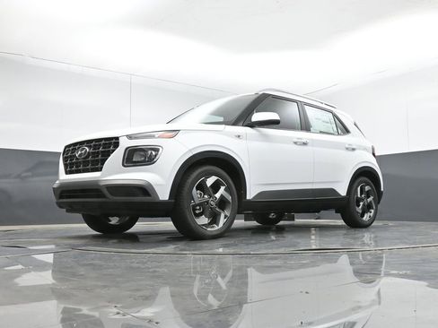 New 2026 Hyundai Venue SEL FWD image 10