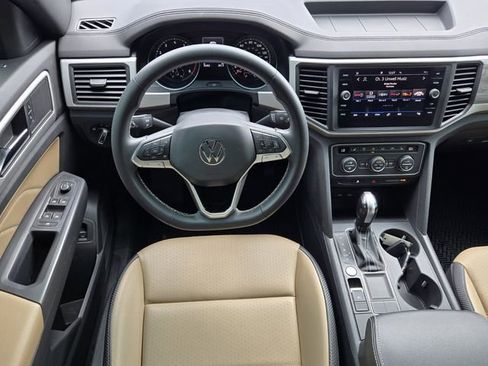 Certified 2021 Volkswagen Atlas Cross Sport SE image 16
