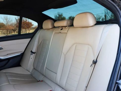 Used 2019 BMW 330i Sedan w/ Premium Package image 17