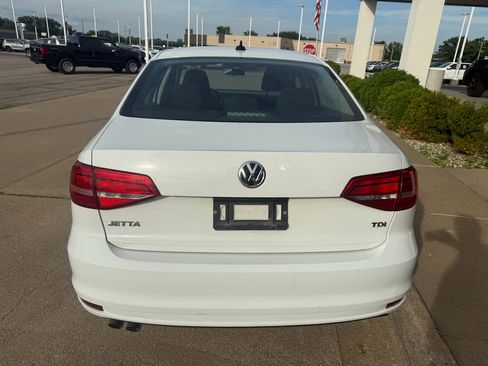 Used 2015 Volkswagen Jetta TDI S FWD image 6