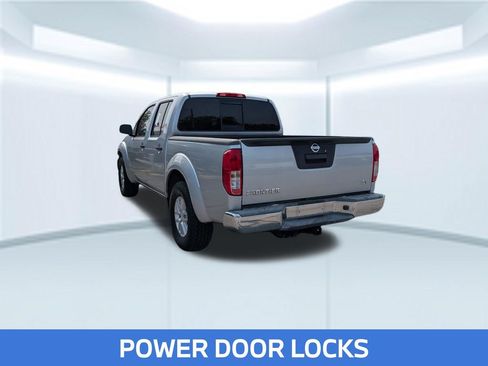 Used 2017 Nissan Frontier SV RWD image 3