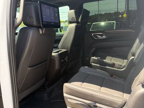 Used 2021 Chevrolet Suburban Z71 w/ Rear Media and Nav Package AWD/4WD image 15