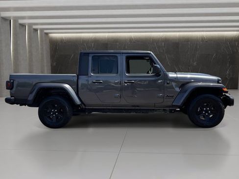 Used 2021 Jeep Gladiator Sport AWD/4WD image 7