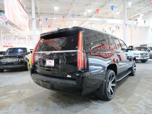 Used 2015 Cadillac Escalade ESV Premium image 12