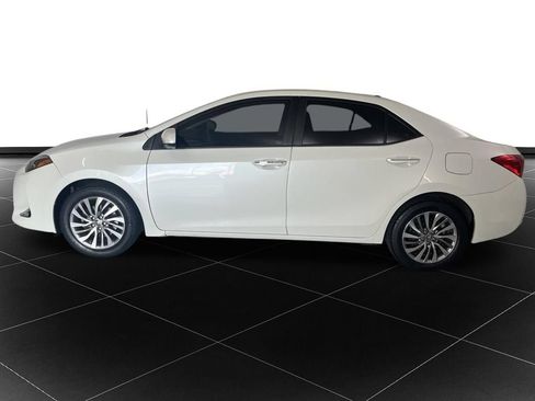 Used 2018 Toyota Corolla XLE FWD image 2