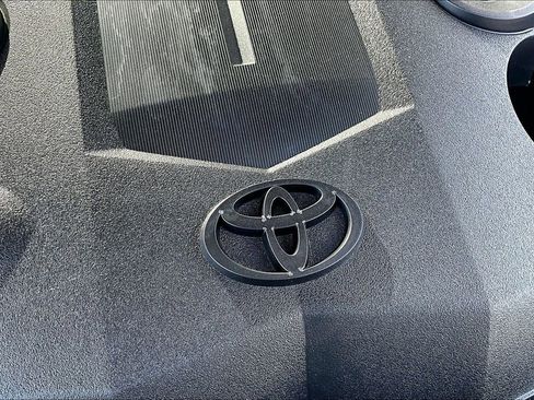 Used 2020 Toyota 4Runner Venture w/ Moonroof Package AWD/4WD image 30
