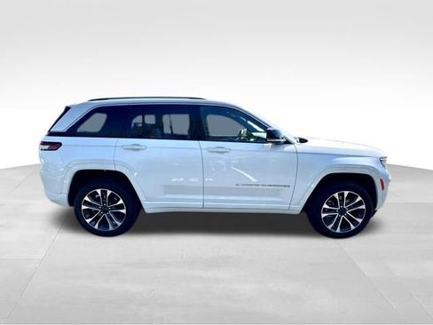 Used 2023 Jeep Grand Cherokee Overland AWD/4WD image 9