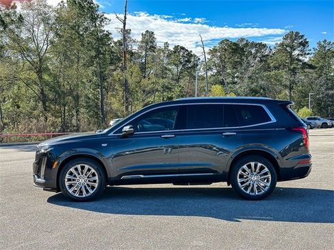 Used 2023 Cadillac XT6 Premium Luxury w/ Technology Package image 5