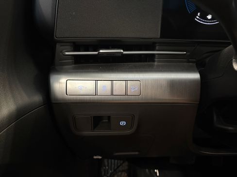 Used 2025 Hyundai Kona SEL image 24