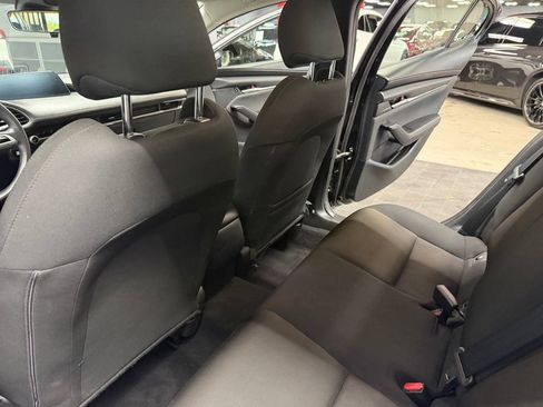 Used 2020 MAZDA MAZDA3 Sedan FWD image 37
