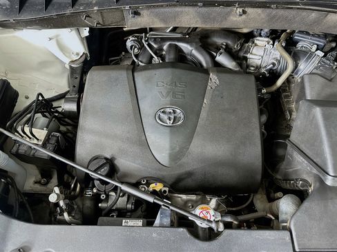 Used 2019 Toyota Highlander Limited FWD image 35