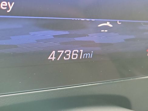 Used 2024 Chevrolet Traverse Z71 AWD/4WD image 29