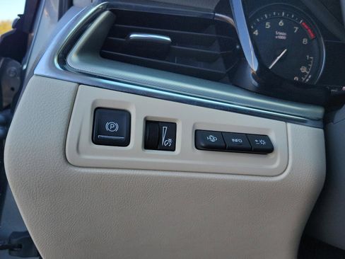 Used 2021 Cadillac XT5 Premium Luxury image 18