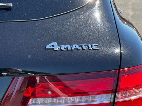 Used 2017 Mercedes-Benz GLC 300 4MATIC image 12