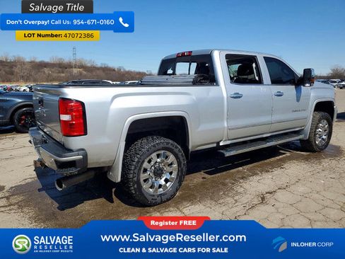 Used 2018 GMC Sierra 2500 Denali w/ Duramax Plus Package AWD/4WD image 4