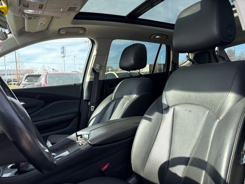 Used 2019 Buick Envision Essence image 5