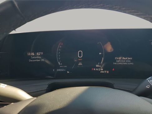 Used 2024 Cadillac XT4 Premium Luxury image 37