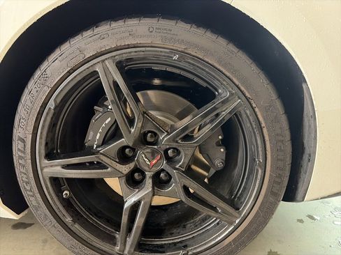 Used 2021 Chevrolet Corvette Stingray Coupe w/ 1LT image 10