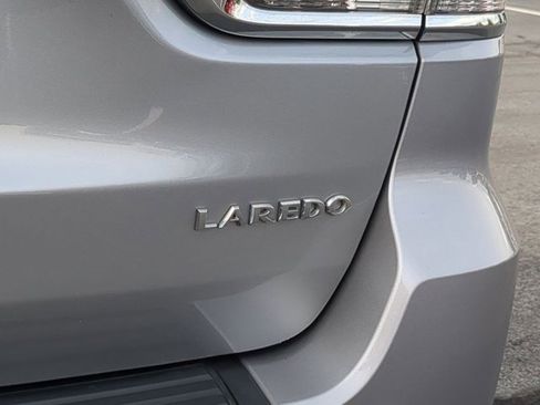 Used 2018 Jeep Grand Cherokee Laredo image 27