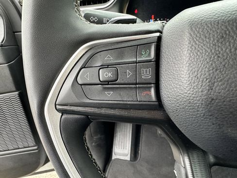 Used 2025 Jeep Grand Cherokee Altitude image 22