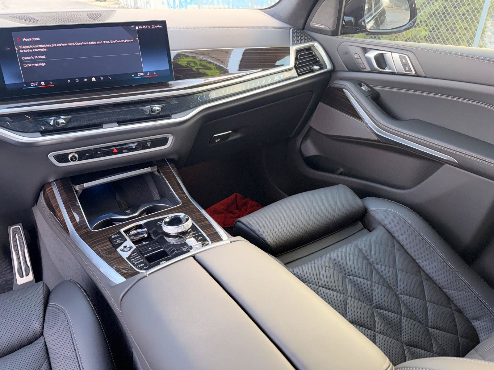 Used 2025 BMW X7 xDrive40i w/ M Sport Package AWD/4WD image 17