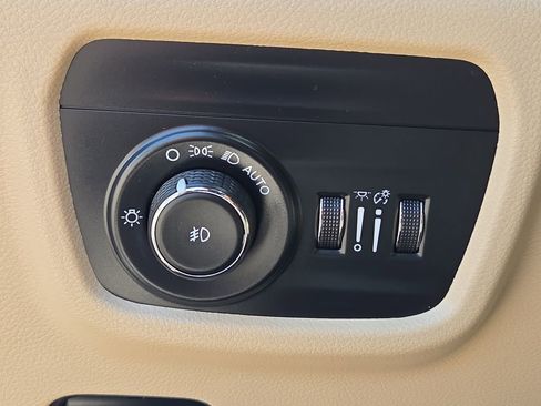 Used 2022 Jeep Grand Cherokee Limited w/ Trailer Tow Prep Group (B) image 38